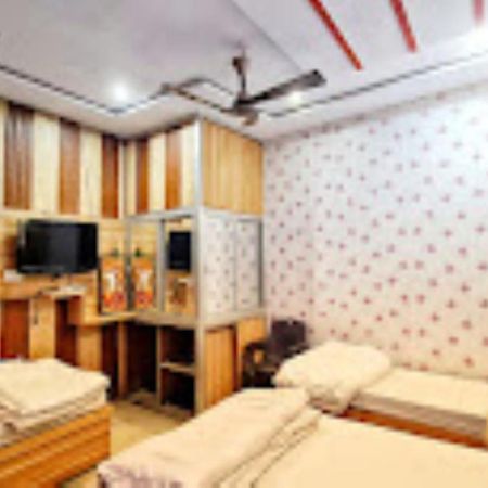 Hotel Mahabir Inn Матхура Экстерьер фото