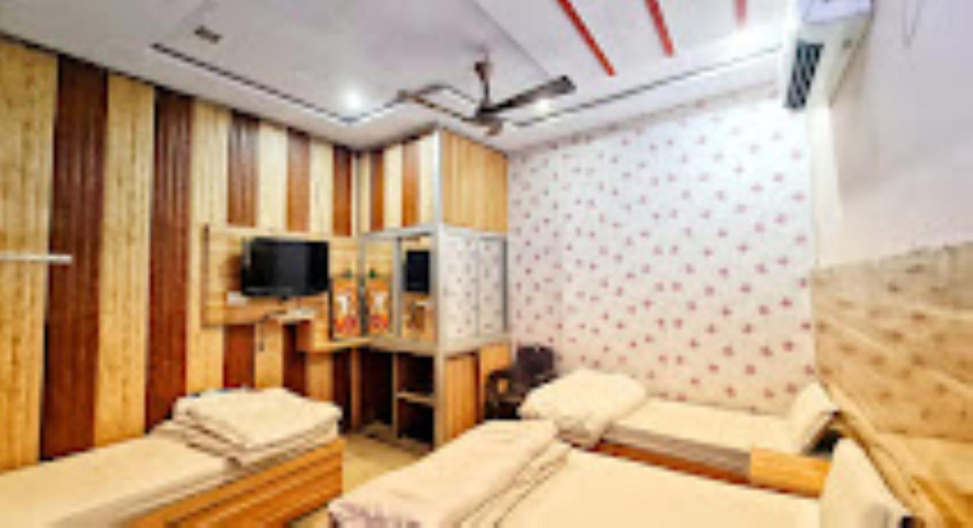 Hotel Mahabir Inn Матхура Экстерьер фото
